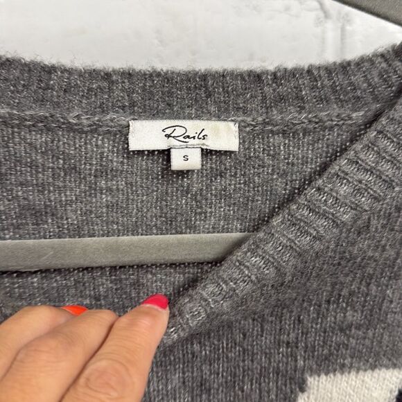 RAILS Virgo Lightening Bolt Sweater - Size Small - NWOT - Super Soft - Picture 5 of 6